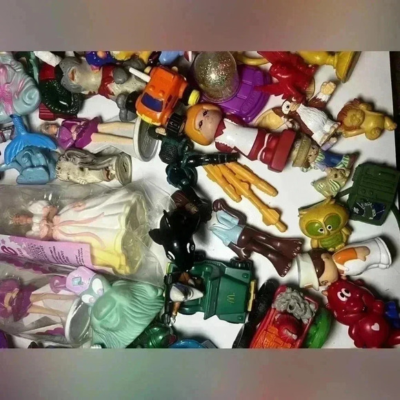LARGE Vintage Mixed Lot of Fast Food Toys From 1980s-1990s, MEGA LOT!! - Picture 6 of 15
